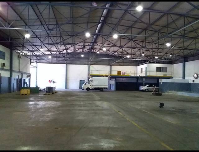 2,443M² WAREHOUSE RENTED IN EPPING INDUSTRIAL